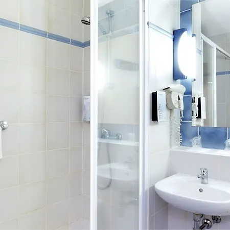 Campanile Grenoble Nord - Moirans-voreppe Hotel 3*